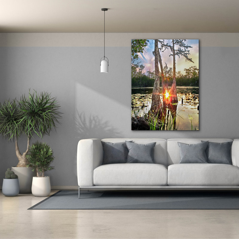 «Cypress Swamp Sunset Red Sun Reflection Lily Pads» par Ezra Tanner, art mural sur toile, H 54 po x l 40 po x P 1,5 po