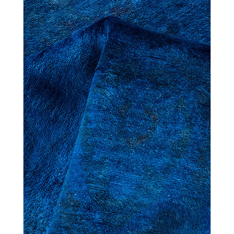 Tapis unique bleu marine / vert foncé 9 pi 1 po x 18 pi 3 po Avyanna
