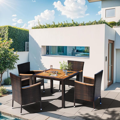 Ensemble repas de patio 5 pièces, ensemble de conversation de patio en osier avec plateau en bois, table d'extérieur et chaises avec coussins moelleux
