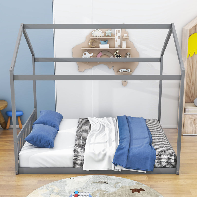 Grand lit en bois avec tête de lit, gris