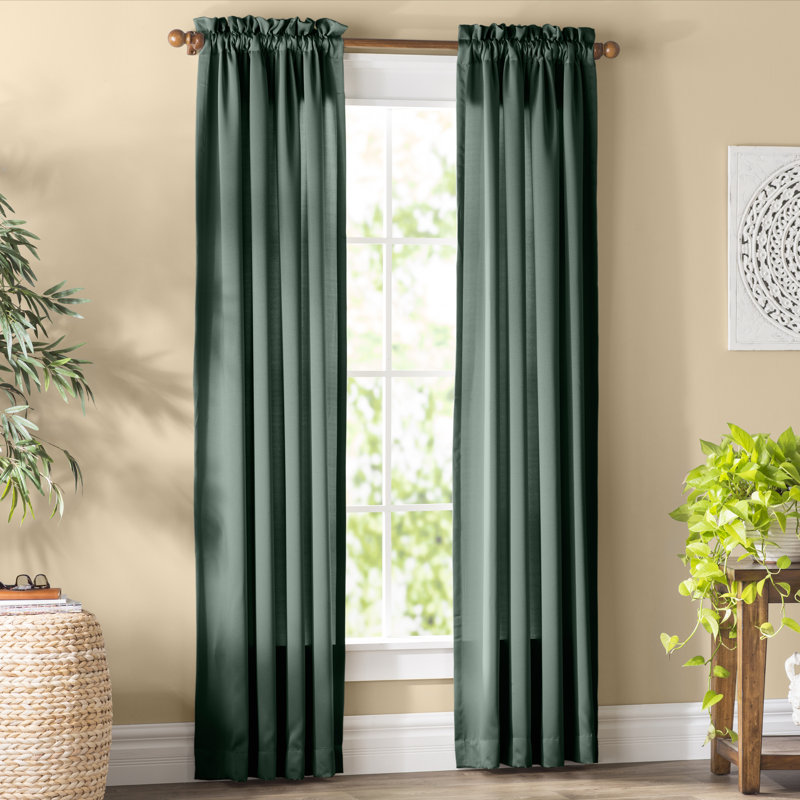 Panneau de rideau obscurcissant et isolant en polyester - Basics by Wayfair ™, l 54 po x L 95 po, Everglade
