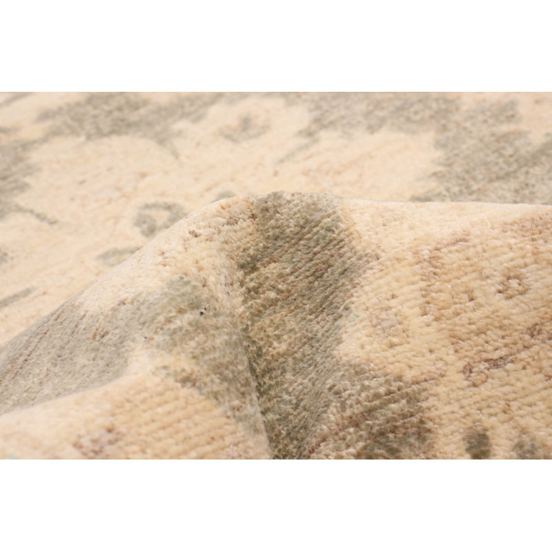 Tapis unique gris de 2 pi 6 po x 9 pi 9 po Galinda