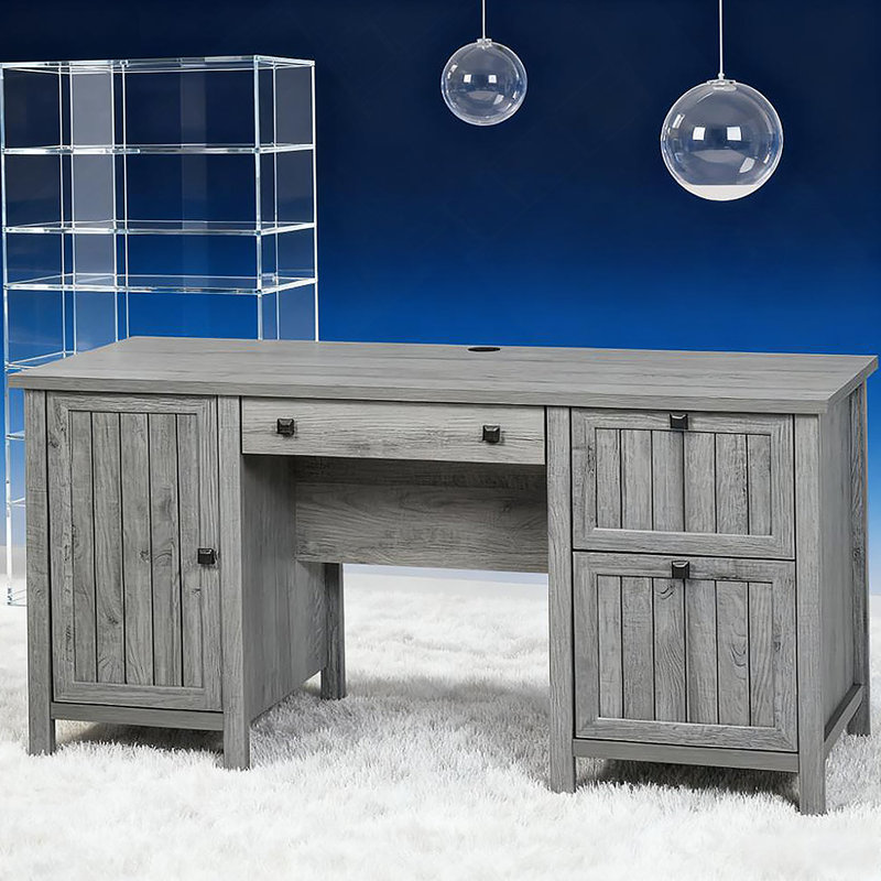 Bureau d'ordinateur de bureau rétro