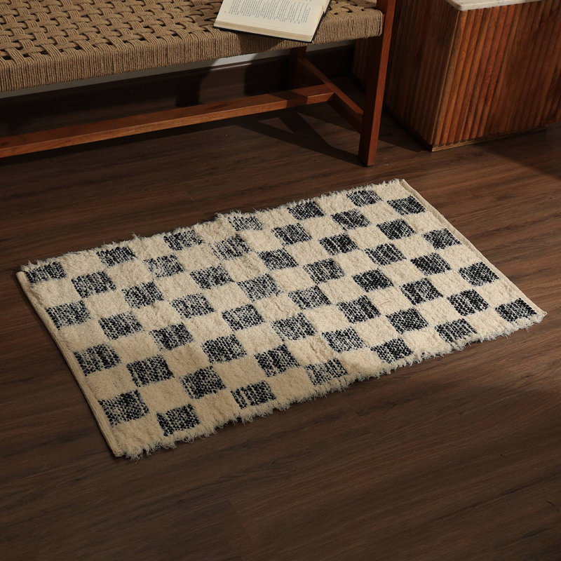 Tapis à carreaux de 36 x 24 po Checker, Noir