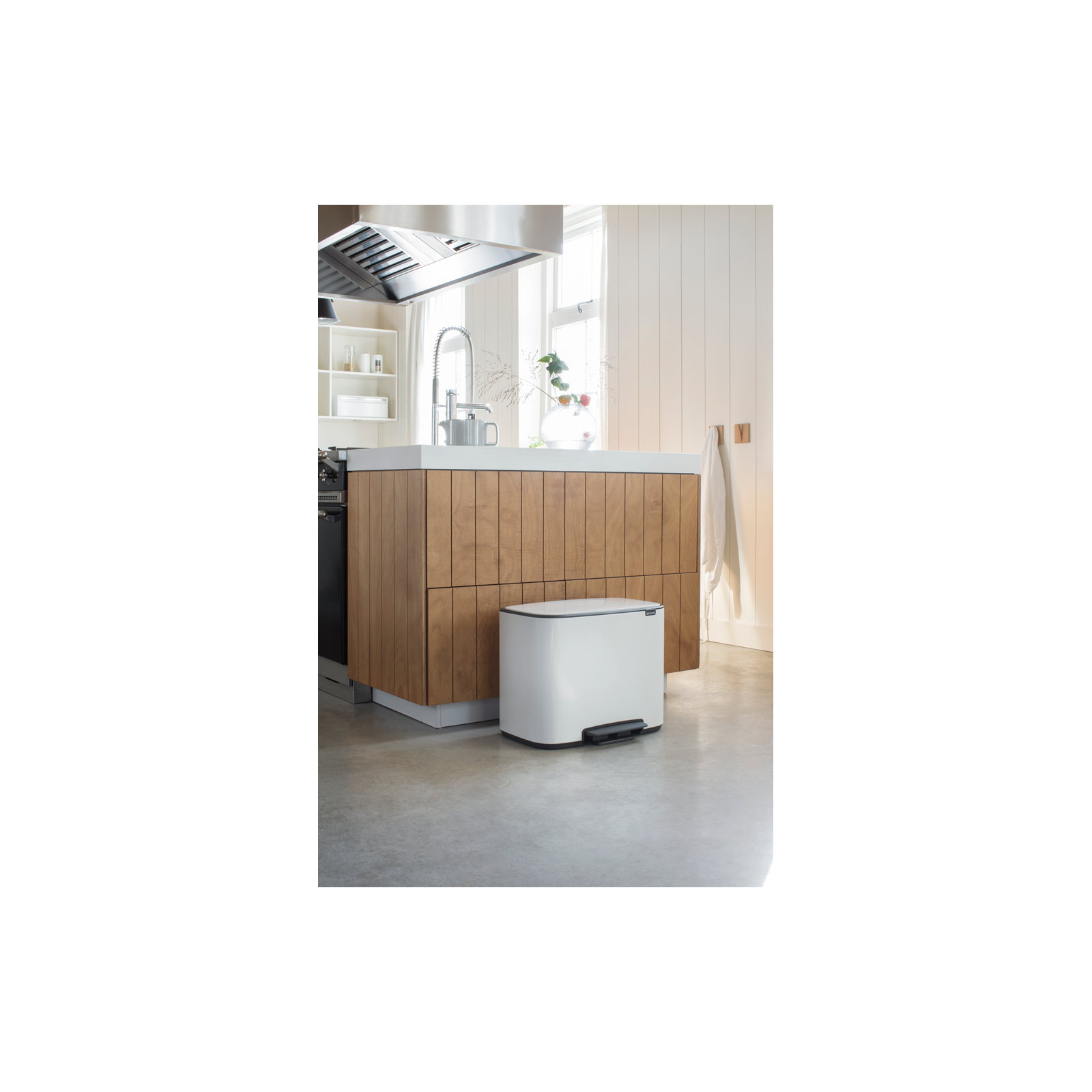 Brabantia Bo Step On Trash Can 9.5 Gallon, White