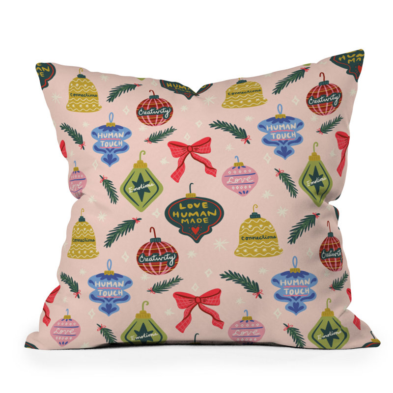 Coussin décoratif d'extérieur orné de décorations de Noël faites à la main, conçu par Spark Love., 26 po x 26 po