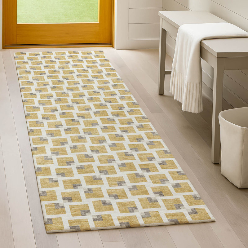 Tapis géométrique intérieur / extérieur lavable à la machine Chantille ACN2602, Or, Tapis de couloir 2 pi 3 po x 7 pi 6 po