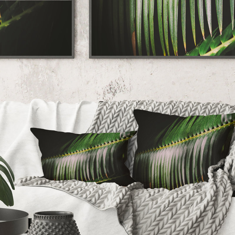 Coussin décoratif à motif de feuilles de palmier foncé - imprimé tropical, 16 po x 16 po