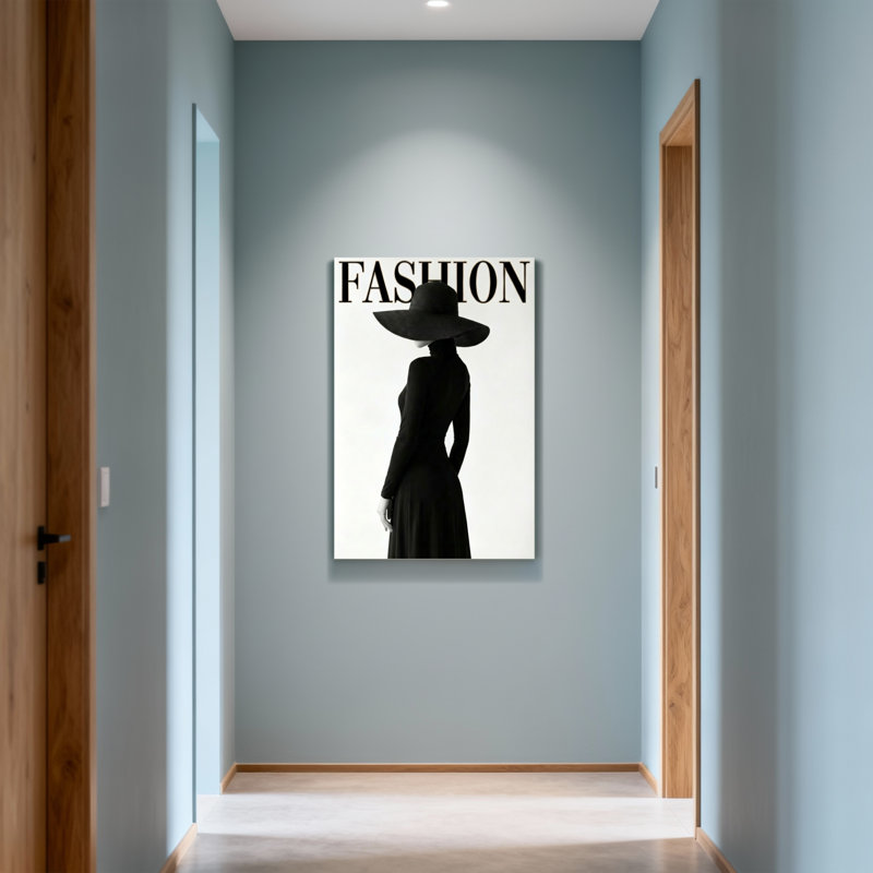 Fashion - robe noire à large bord, H 36 po x l 24 po