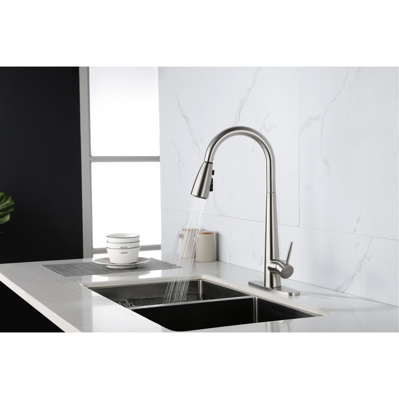 Robinet d'évier de cuisine à poignée simple rétractable, fabrication en acier inoxydable, finition nickel brossé, buse haute rotative à 360 °, trois types de débit d'eau pour le travail, gestion des leviers, surface rouillée