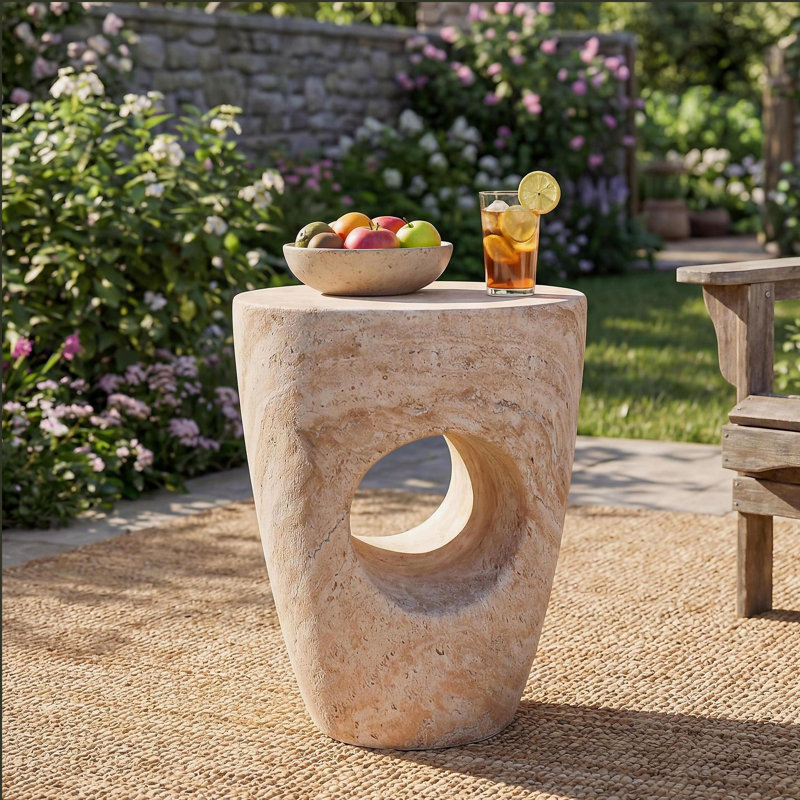 Table d'appoint 14,5 po en oxyde de magnésium minimaliste moderne avec un design sculptural creux, durable et léger, parfait pour une utilisation intérieure ou extérieure