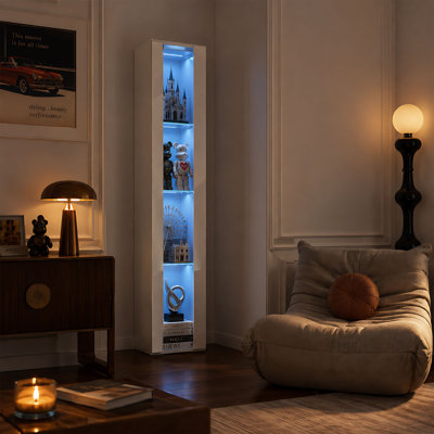 Vitrine éclairée à porte en verre blanc avec bande DEL bleue, bibliothèque de rangement étroite et mince, système anti-basculement pour objets de collection, parfums et décoration intérieure