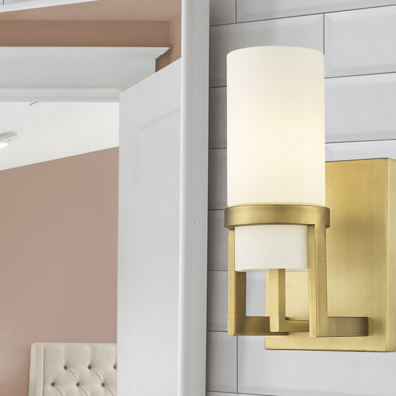 Lyun Armed Sconce, Brushed Brass, Matte White