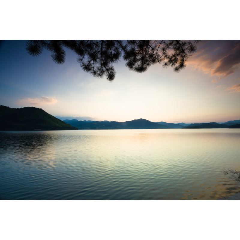 Tranquil Lake - Photographie sur toile tendue, L 12 po x H 8 po