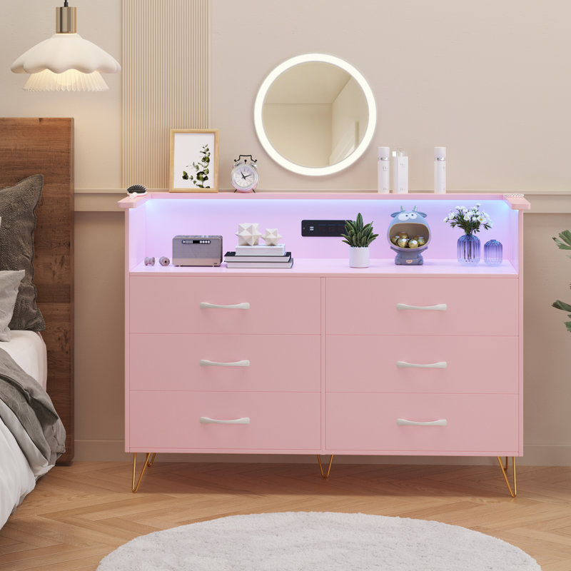 Commode 6 tiroirs avec lumières DEL et station de charge - Commode en bois large moderne, structure en acier, poignées faciles à tirer, rangement idéal pour la chambre à coucher, le salon, le placard ou le vestibule - Couleur: blanc