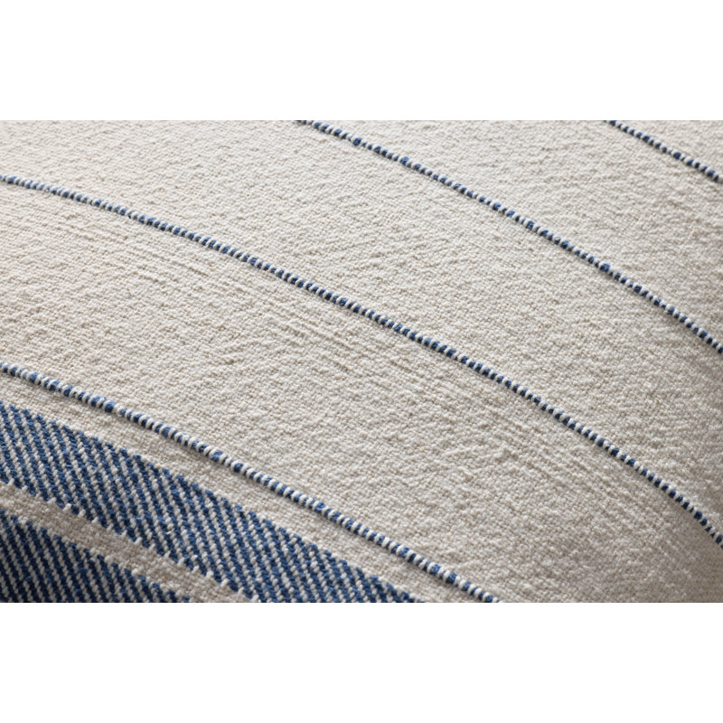 Coussin décoratif Magnolia Home par Joanna Gaines x Loloi Selena, Beige/bleu, Carré 22 po