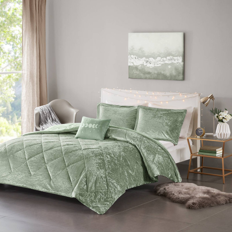 Felicia Green Velvet Full Comforter Set with Decorative Pillow