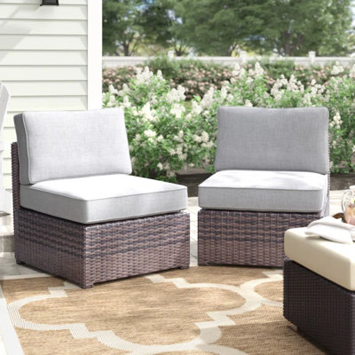 Chaise de patio sans accoudoirs entièrement assemblée avec coussins