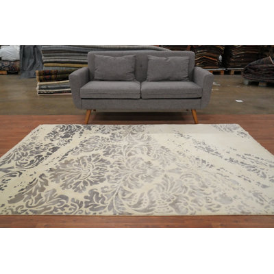 Elegant Damask Inspired Nepalese Area Rug 5x8 for Timeless Home Decor