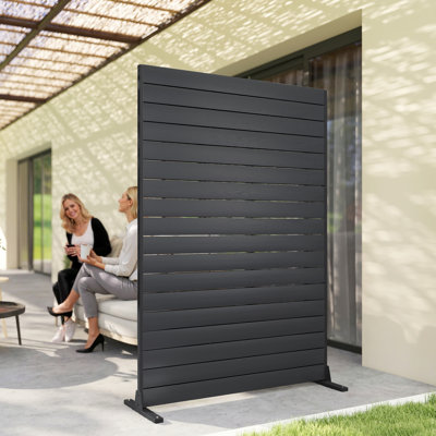 Écran d'intimité HDPE, écran de clôture décoratif l 47,2 po x H 68,5 po avec support et 6 panneaux, séparateur de patio autoportant pour l'extérieur extérieur, bureau de balcon, noir