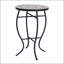 Table d'appoint d'extérieur ronde avec plateau en mosaïque rouge et blanc et pieds incurvés en fer