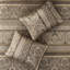 Courtepointe 6 pièces - brun / or, motifs à rayures, coutures, coussins décoratifs inclus, détails de la feuille et du coussin brodé-118742609