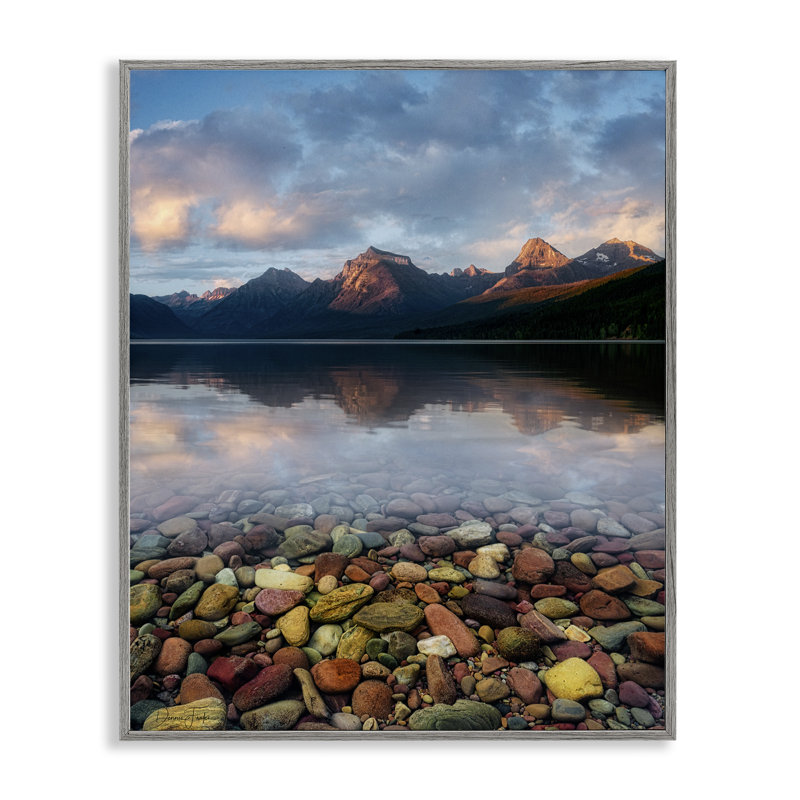 «Clear Water Pebbles», art de la giclée encadrée par Dennis Frates, Estampe numérique Farmhouse, H 30 po x l 24 po