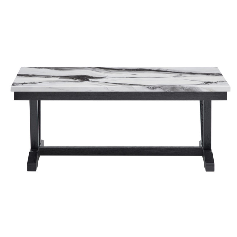 Paula et table basse