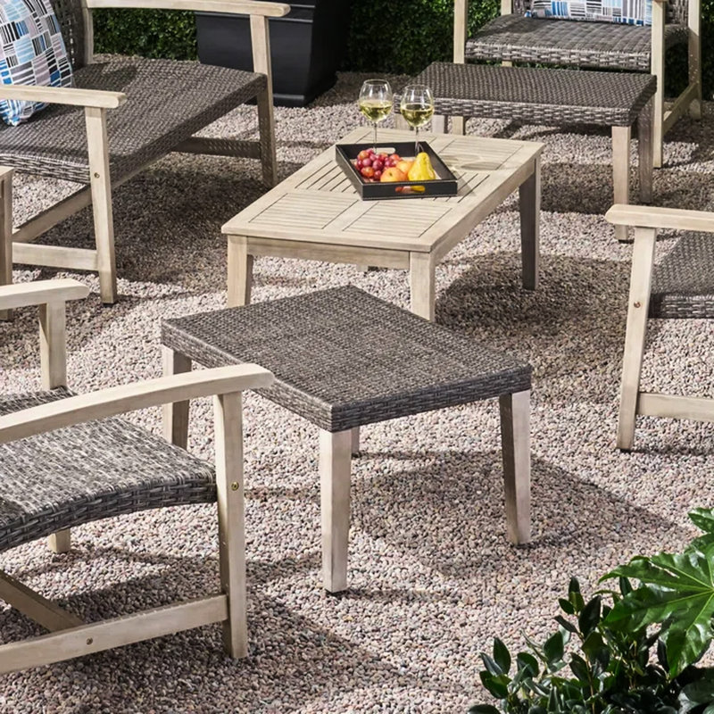 Extérieur gris avec support en bois pour la vie