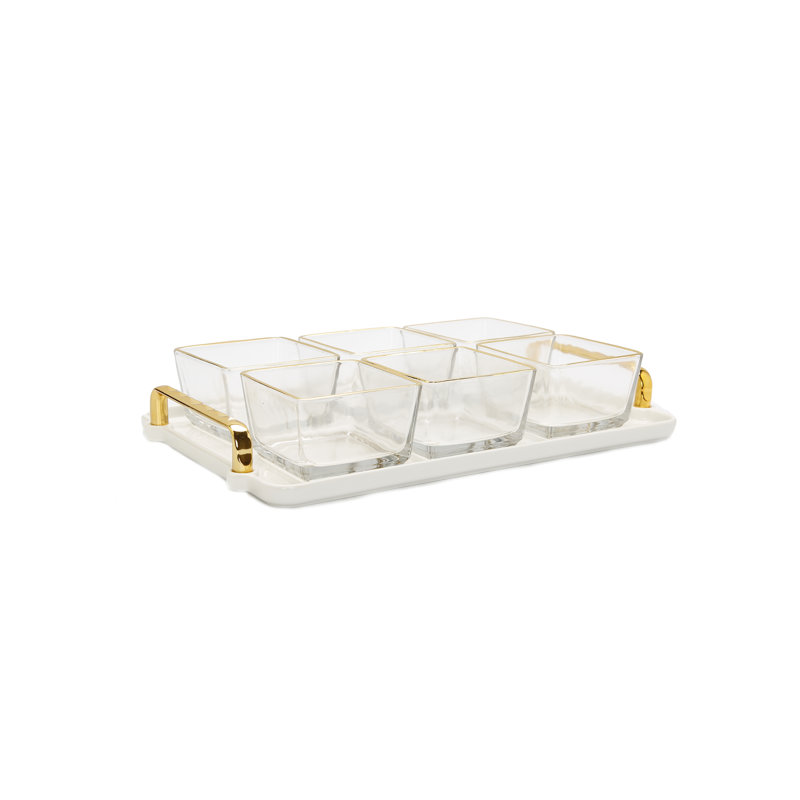 6 plateaux en verre à garniture dorée sur plateau blanc - l 13,5 po