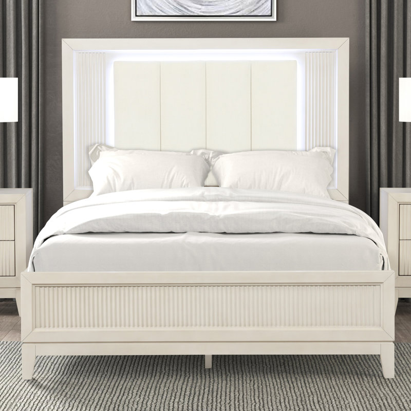 Dalontae Groseiller Bed, King