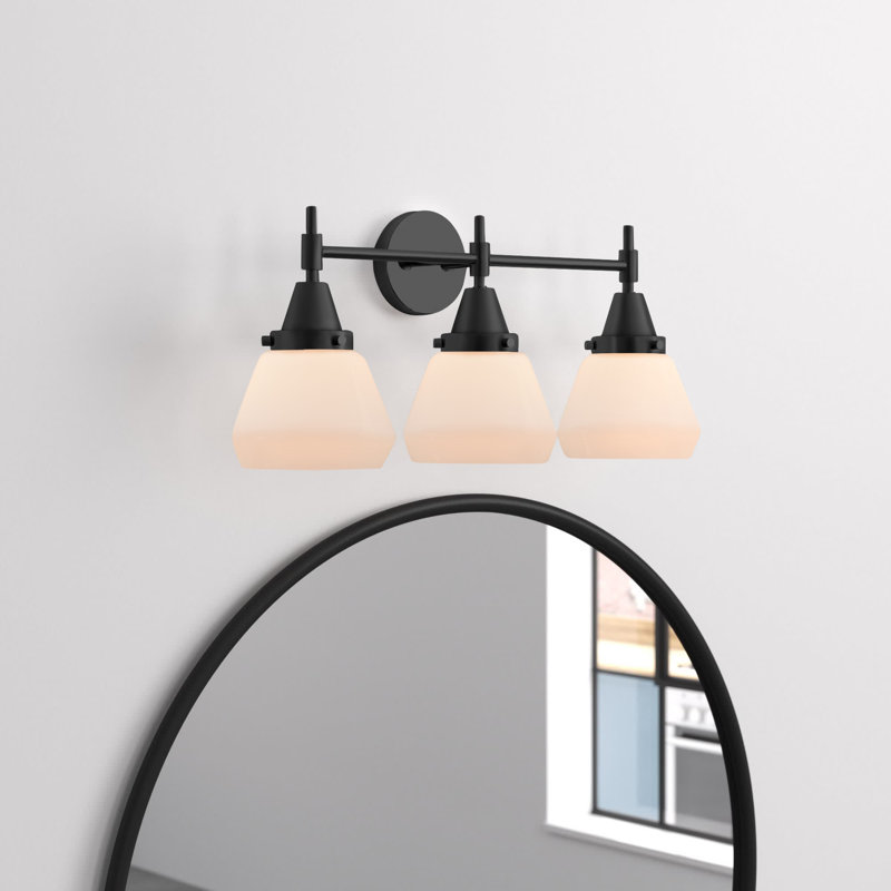 Éclairage pour meuble-lavabo 3 lumières 25 po Caden Fulton - fini noir mat - abat-jour fumé clair, Blanc mat, Laiton satiné