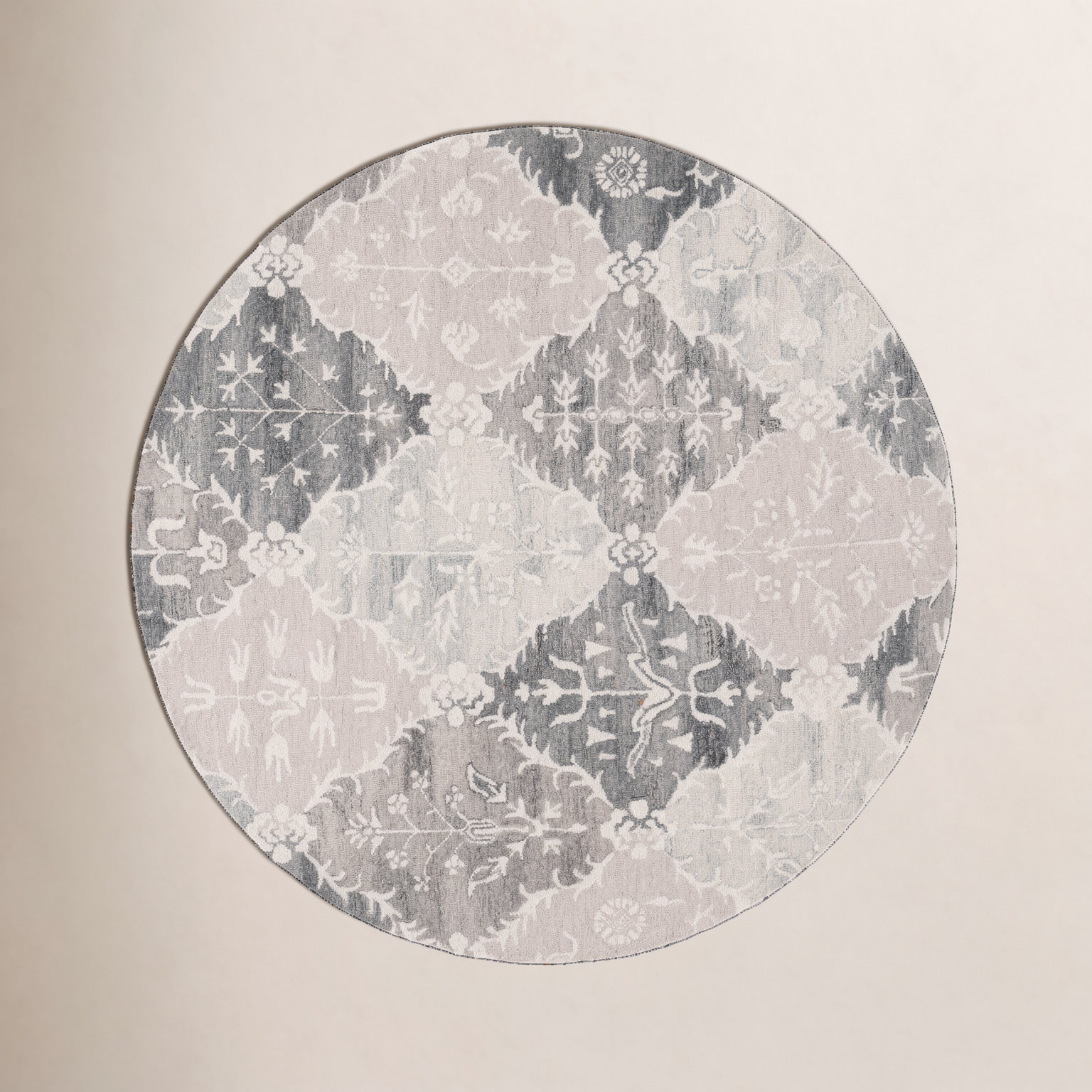 Garvin Hand-Tufted Wool Floral Rug, Round 6'