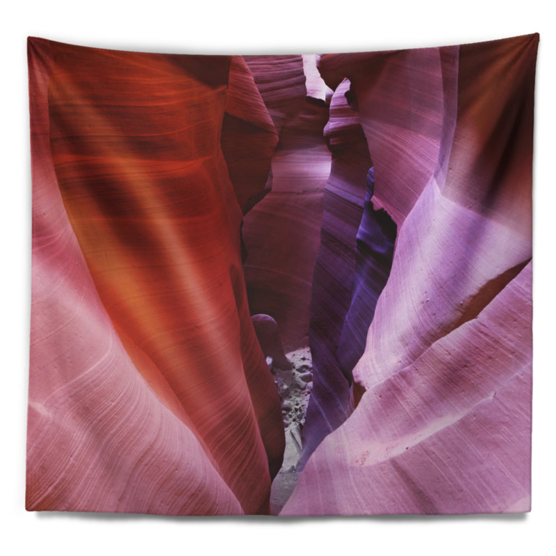 Paysage avec tapisserie d'antilope, H 78 po x l 92 po