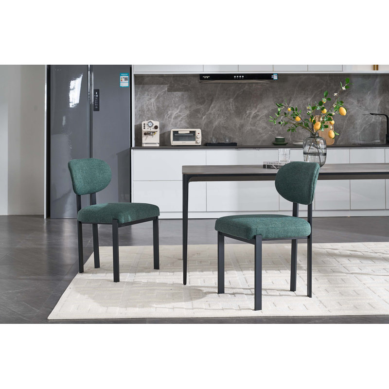 Ensemble de chaises de salle à manger de style moderne Mid-Century Boucle, élégant et confortable avec des pieds en métal noir pour une salle à manger sophistiquée