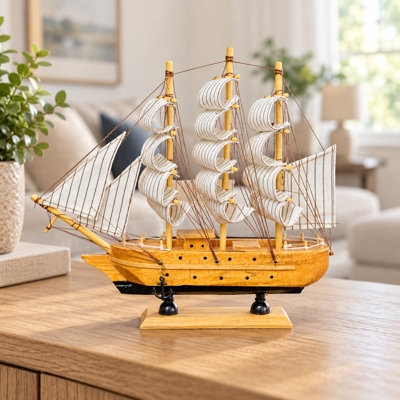 Colefax Marine Majesty Wooden Ship Model With Realistic Sails