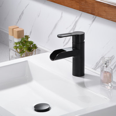 Single Hole Bathroom Faucet with Drain Assembly