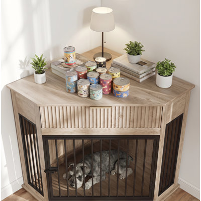 Meuble de rangement pour chien de 44,6 po en MDF de coin pour petits / moyens chiens, table de bout décorative pour chenil avec rangement cannelé et tiroir pour chien, peu encombrant et moderne (chêne gris)
