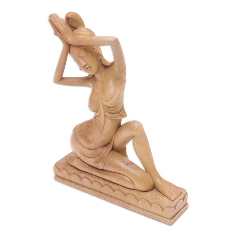 Sculpture priant