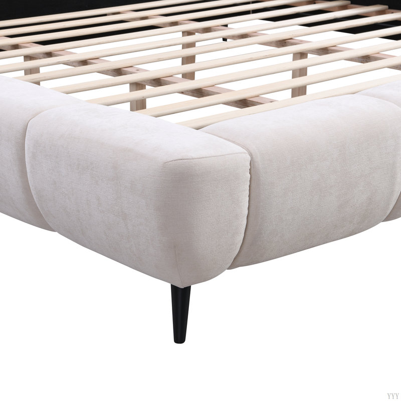 Très grand lit plateforme tapissier en chenille avec tête de lit et pied de lit épais