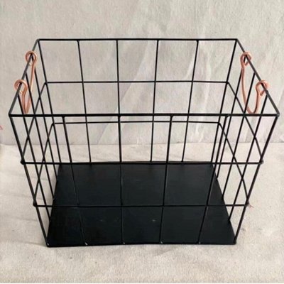 Panier en métal noir