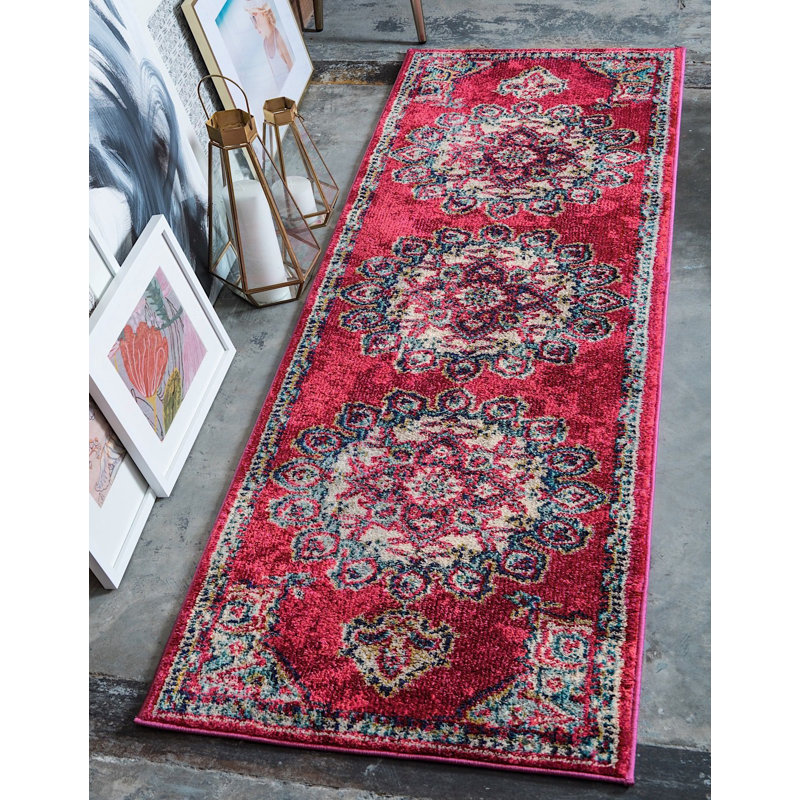 Tapis à motif oriental rouge Dauphine, Tapis de couloir 2 pi 7 po x 10 pi
