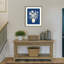 «Flower Bouquet Vase on Blue» par The Creative Bunch Studio, impression sur bois encadrée-974467119