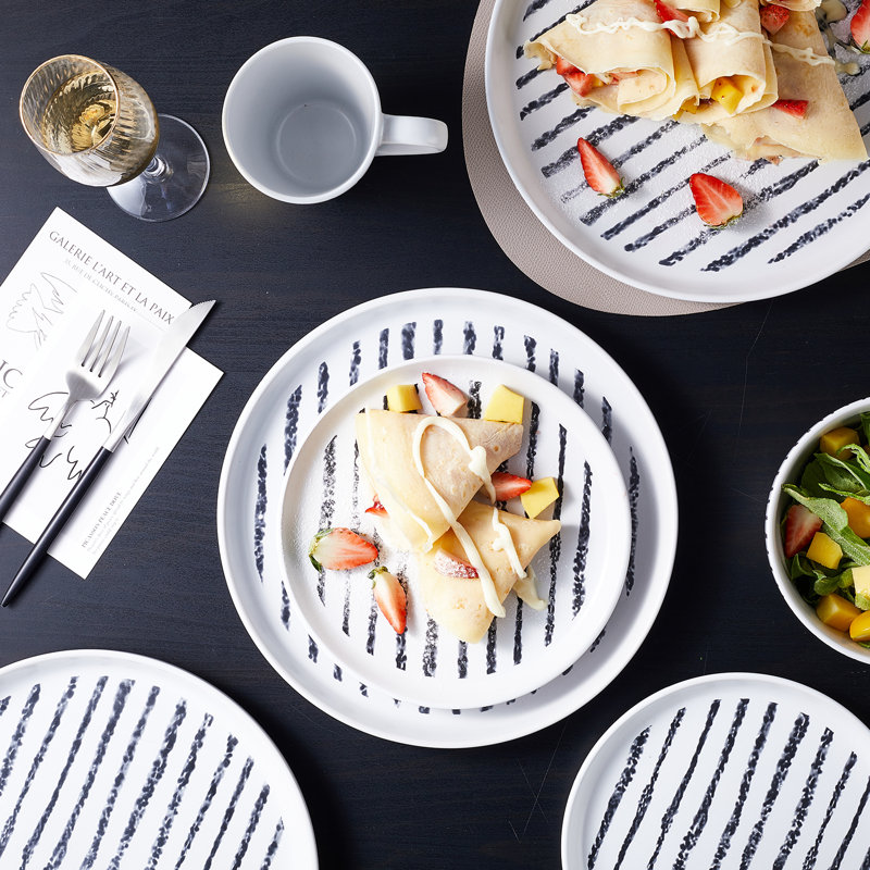 Lain Nova 32 Piece Dinnerware Set, Service for 8, Black