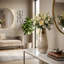 Vase en verre avec un élégant design glamour et une touche décorative texturée pour un look moderne et élégant-319488278
