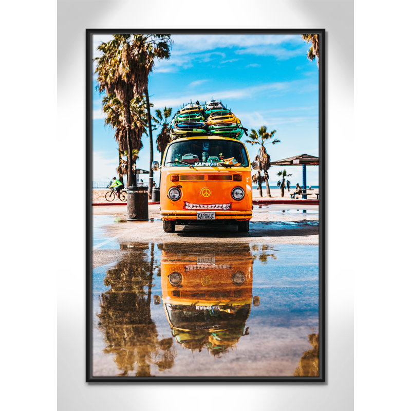 «Coastal Cruiser» par Tyler Nix, H 37,5 po x l 25,5 po x P 2 po, Cadre flottant noir, Pas de tapis