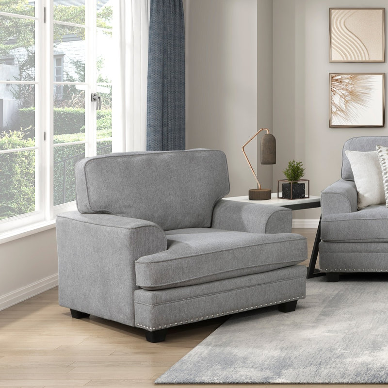 Fauteuil de style transitionnel, revêtement en chenille grise, accoudoirs confortables, garniture cloutée, meuble de salon en contreplaqué, 1 pièce