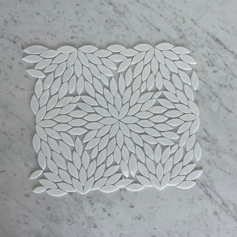 Carrelage mosaïque en verre 0,5 "x 1,5" Nova Roma, Blanc / fleur blanche
