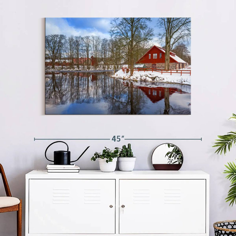 Lilie Winter Lake House