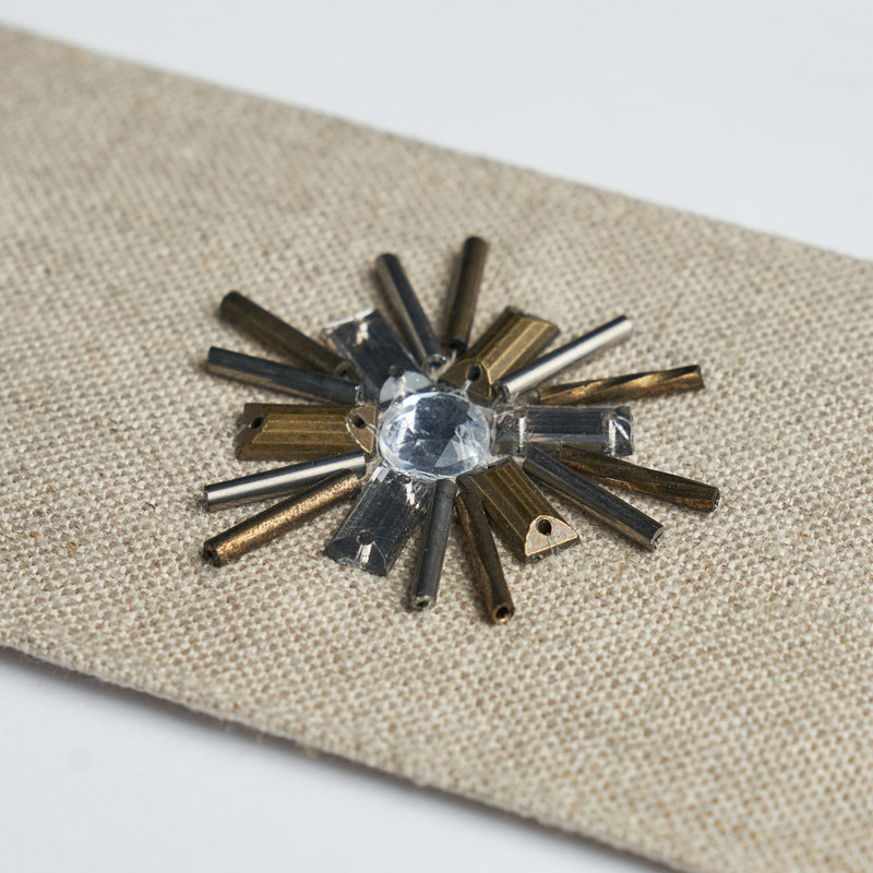 Ruban de perles Constellation, Lin